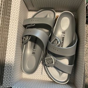 Arizona Essentials Birkenstock EVA sandals, size 43
